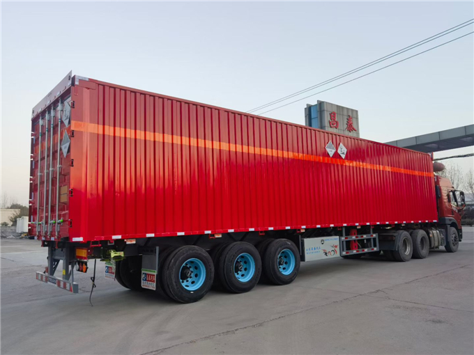 13.75-meter Dangerous Goods Box Truck Semi-trailer