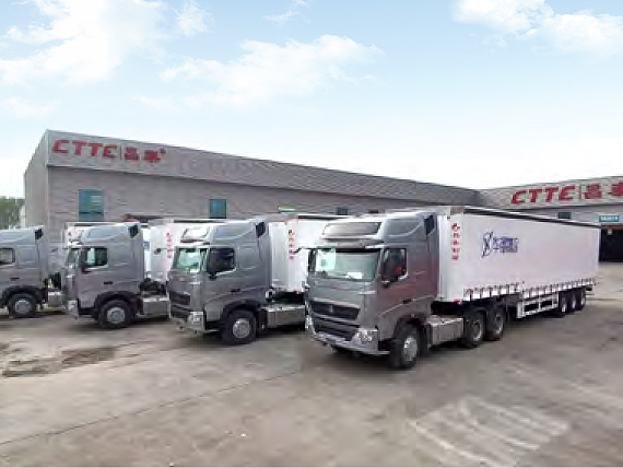 Domestic version of goose neck side curtain box semi-trailer